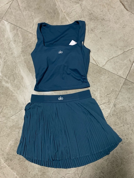 ALO Yoga Other - ALO Yoga Deep Teal Crop Tank and Pleated Skort Set
